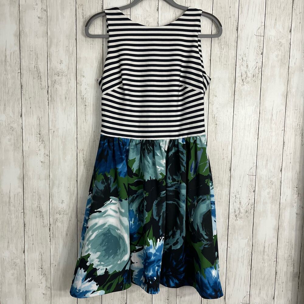 Dressbarn Fit & Flare Striped Floral Flowy Swing Skirt Sleeveless Dress 8